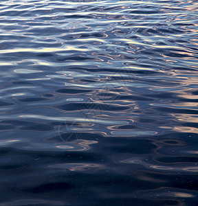 南蓝色环礁湖和水气泡海滩晴天海浪艺术热带假期液体旅行黑色图片