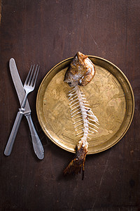 鱼骨头油炸动物食物海鲜盘子骨骼生活光头鲤鱼脊柱图片