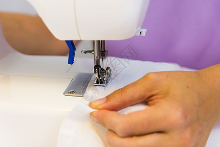 缝纫机金属红色剪裁工艺材料女裁缝成套刺绣白色手工图片