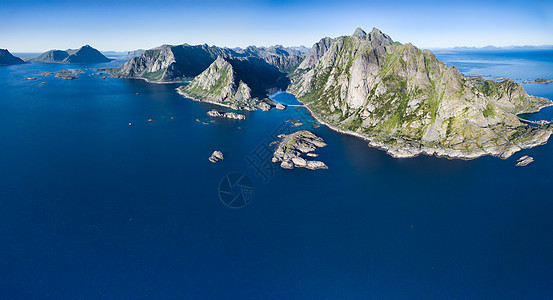 空气中的垃圾桶山峰岛屿山脉全景风景图片