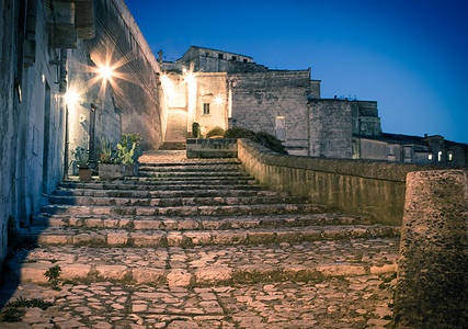 在意大利马泰拉市历史中心 萨西教会蓝色场景纪念碑家园楼梯地标住宅建筑旅行图片