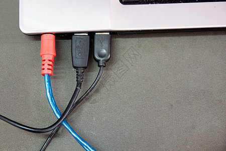 连接的USB电缆背景图片