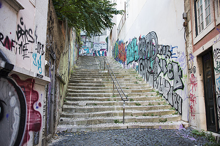 街上涂鸦壁画建筑字母楼梯街道黑色蓝色灰色传统红色图片