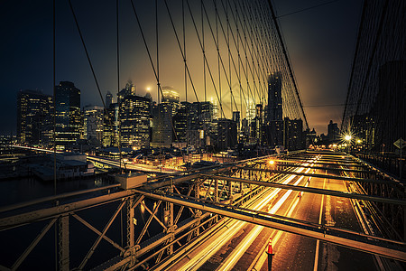布鲁克林大桥的夜景图片