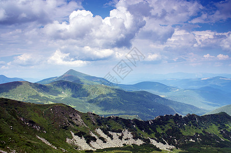 山高地貌喀尔巴阡山 乌克兰场地草地房子晴天薄雾彩虹木头国家松树农村图片