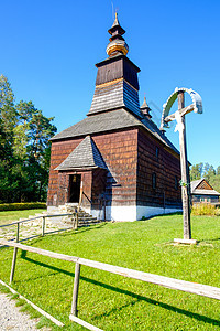 斯洛伐克旧的斯洛伐克传统木制教堂村庄建筑学教会房屋木头地标草地建筑物吸引力旅行图片