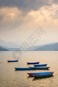 尼泊尔波克拉Phokhara的Phewa湖场景蓝色天空农村风景日落运输爬坡反射旅行图片