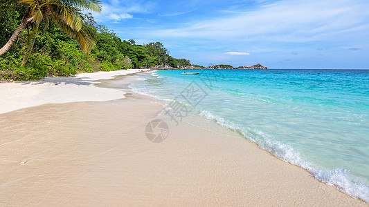 泰国夏日沙滩椰子海景热带景点闲暇风景天空海岸线宽屏海浪图片