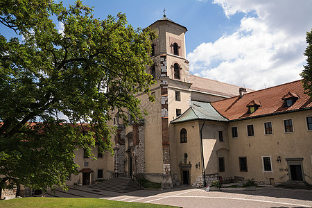 波兰泰涅茨的本尼迪丁修道院建筑物建筑学天空宗教教会图片