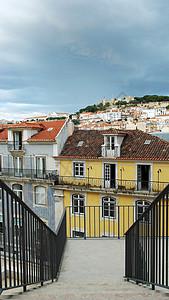 在葡萄牙首都里斯本Lisbon城市城堡风景山顶爬坡街道旅行游客历史建筑学图片