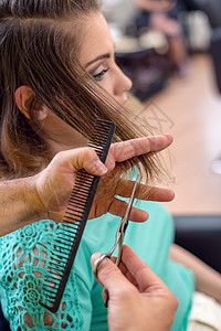 剪头发长发专业梳理护理沙龙发型剪刀梳子美发人类图片