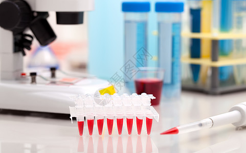 PCR 用于DNA放大的立方体实验室缓冲科学生物学样本公司塑料生物液体化学品图片