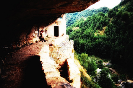 Abruzzi的穆迪斯场景地区山脉草地蓝色岩石植被植物旅行高地丘陵图片