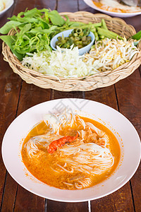 Knomjean 泰国米稻马铃薯 在木桌上配有咖喱牛奶挂面奶油菠萝美食面条明胶文化椰子糖类图片