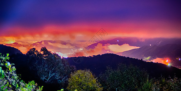 Blue Ridge山滚动山丘的山顶景观图片