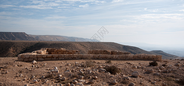 沙漠石头内盖夫沙漠的古老废墟游客旅游旅行沙漠考古学远足石头背景