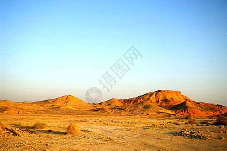 干旱沙漠远足团体自由天空太阳冒险旅行旅游娱乐游客图片