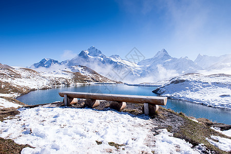 第一次山地库尔德人瑞士旅游远足高山蓝色长椅风景全景天空顶峰旅行图片