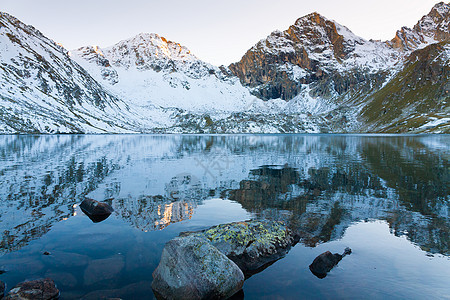 山高度运动风景冰川蓝色全景岩石高山首脑滑雪图片