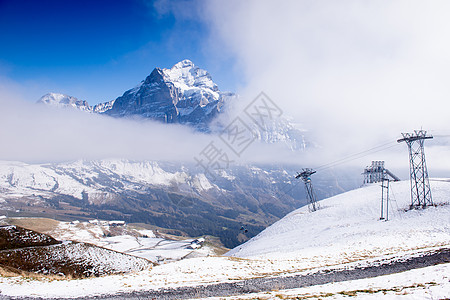 第一次山地库尔德人瑞士全景旅游冰川顶峰旅行天空长椅蓝色风景太阳图片