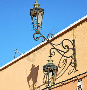 非洲摩洛科的非洲老旧灯笼户外和露天街灯文化柱子力量灯笼金子旅行建筑学景观活力栅栏图片