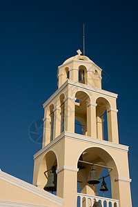圣托里尼岛奥亚教堂塔和钟铃图片