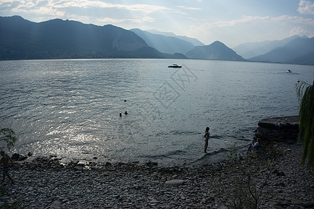 意大利湖日落假期天空山脉旅行旅游浪漫主义者图片