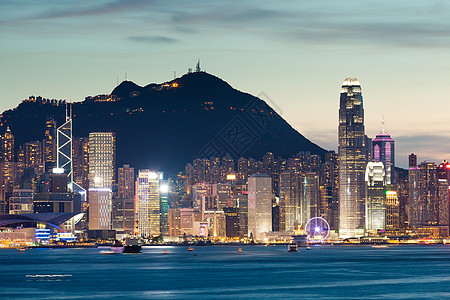 香港之夜建筑蓝色玻璃游客天空旅游摩天大楼办公室城市工作图片