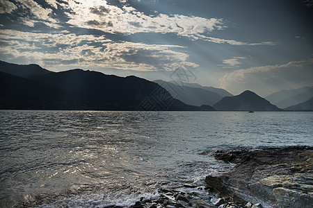 意大利湖日落山脉天空浪漫主义者假期旅游旅行图片