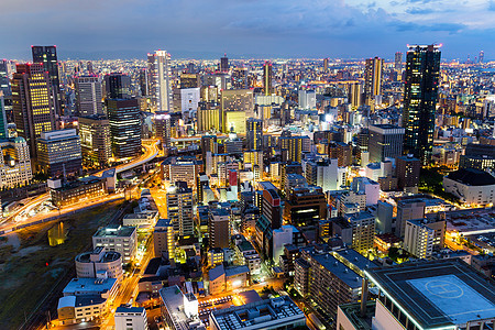 大阪市晚上的天线图片