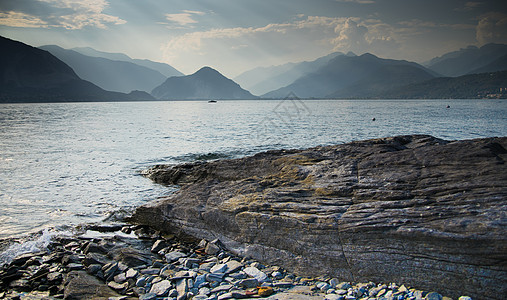 意大利湖日落旅游浪漫主义者旅行假期天空山脉图片