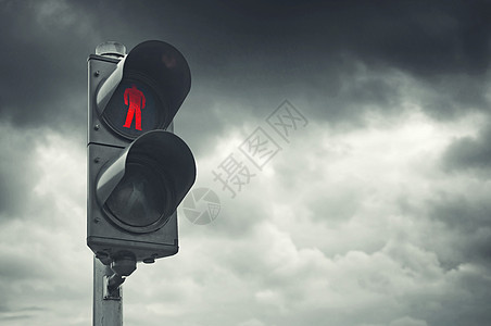 红红灯街道交通行人乌云红色管制红绿灯警告信号城市图片