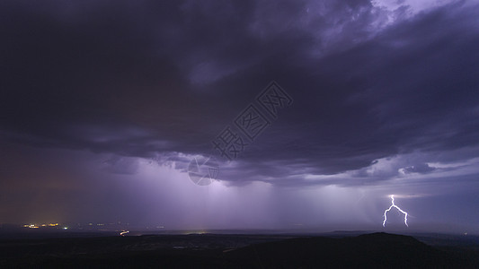 托雷塔天空射线背景图片