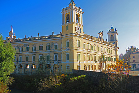 意大利卡罗诺市杜加勒宫殿的闪光 意大利图片