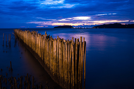 岩石海滩Sapan Hin 普吉海洋石头阳光游客海岸线支撑旅游海景旅行悬崖图片