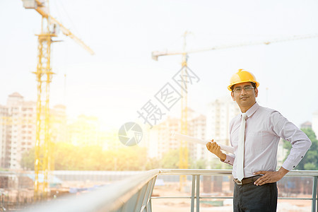 亚洲-印度男工地承包商工程师肖像图片