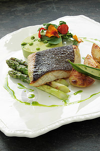 海鳟时令料理鳟鱼鱼片饮食午餐海鲜食品食物晚餐图片