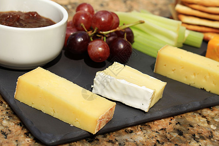 奶酪选择拼盘桌子高山农夫食物柴郡蓝色天性小吃午餐图片