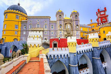 葡萄牙辛特拉Pena宫殿多彩的外表图片