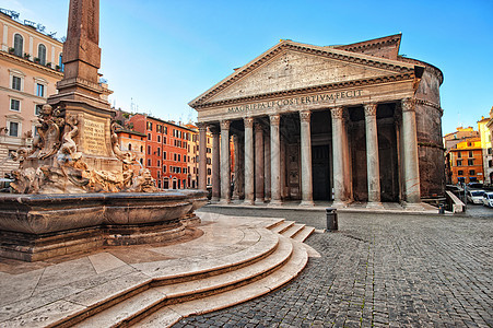意大利罗马街道旅游柱子建筑建筑学异教徒教会中心文化游客图片