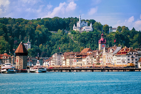 瑞士卢塞恩 卢塞恩湖的老城景象图片