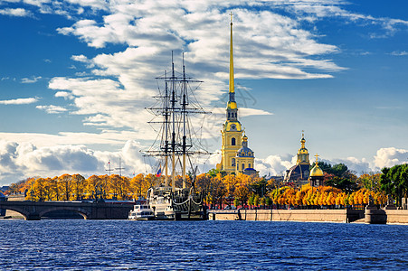 俄罗斯圣彼得堡 彼得和爸爸的船锚在船上图片