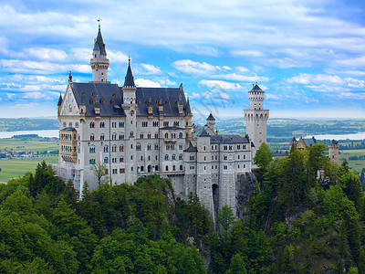 巴伐利亚阿尔卑斯山的纽施旺斯坦城堡图片