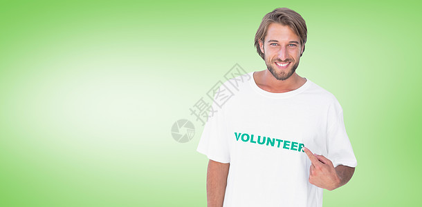 指着他志愿T恤的笑人综合形象机构绿色社会计算机道德胡须胡子男人志愿者插图图片