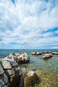 亚得里亚海滨阳光明媚的一天地平线海洋旅行旅游岩石气候海岸线场景太阳岛屿图片