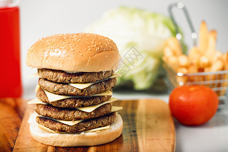超级芝士汉堡白色筹码食物工作室薯条土豆牛肉面包图片