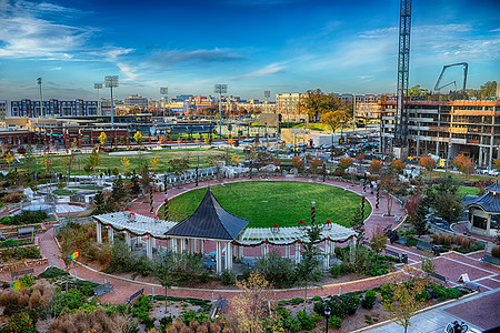 北Charlotte市中心兰马雷贝登公园的空中航向c公园质量控制广场数控棒球体育场骑士图片