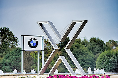 2015年10月BMW装配厂i的标志图片
