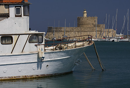 希腊 港口的船图片