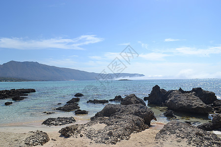 鹿岛埃拉弗尼西就像地球上的天堂 拥有一个充满粉红珊瑚沙子和晶体水域的美好海滩 希腊克里特岛海景岩石全景热带天空闲暇晴天旅游假期娱图片